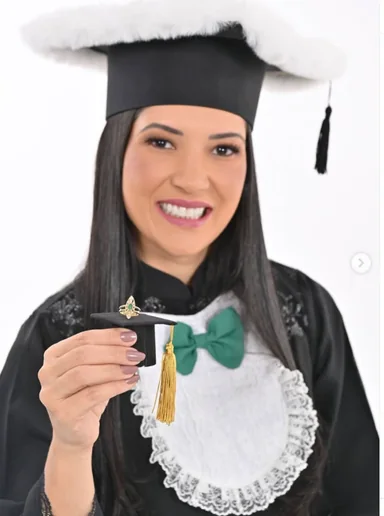Retrato enviado para a Fisiolight, com roupa preta
